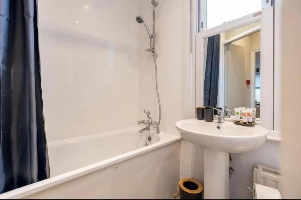 Deluxe 2-bedroom In Kings Cross * Londra